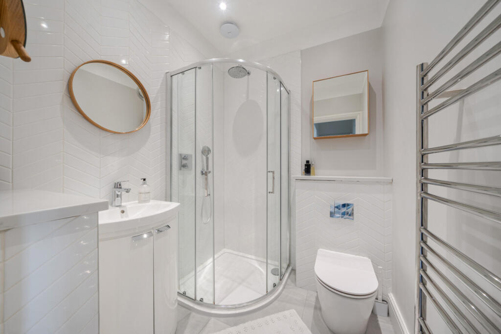 Apartment in London - View 5