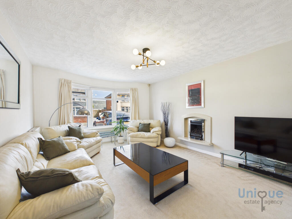 House in Blackpool, Squires Gate - View 3
