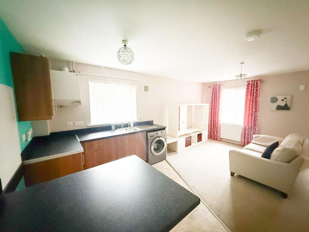 Apartment in Newport - View 3