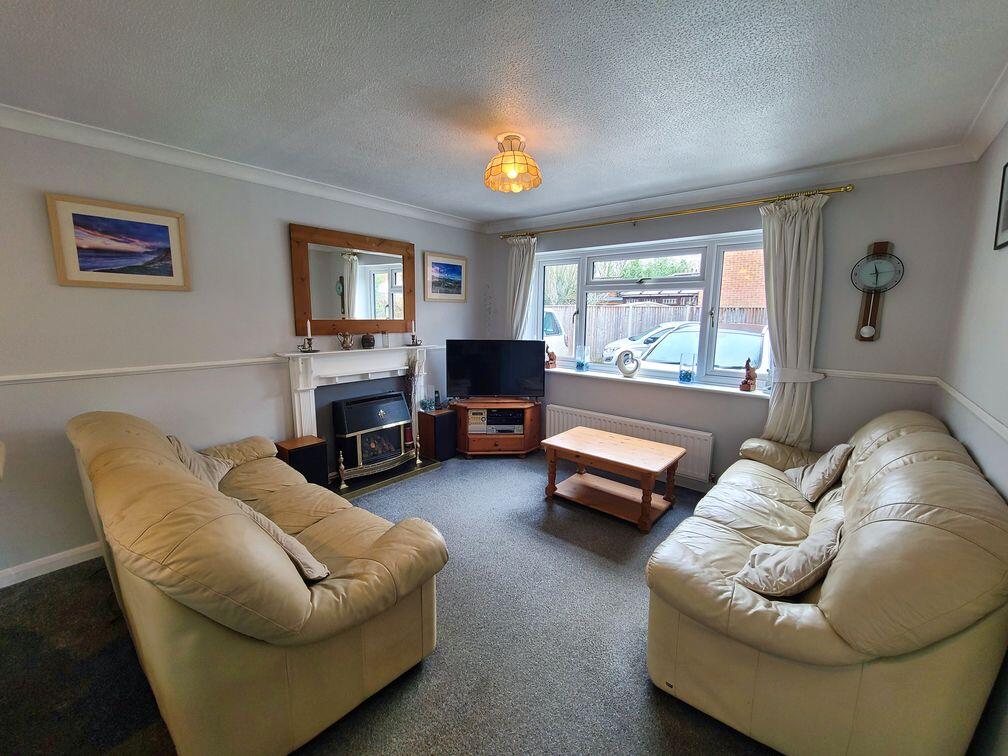 Roundhouse Drive, Totton, SO40 7EU photo 2