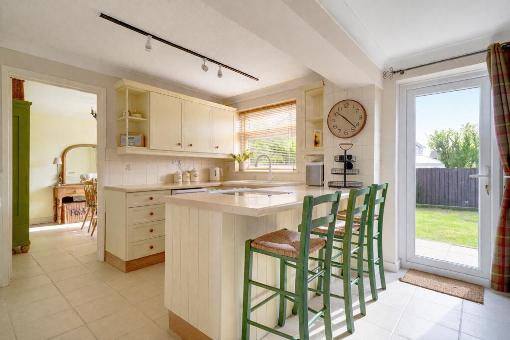 Little Moor, Fenstanton, Huntingdon, Cambridgeshire, PE28 9QE photo 4