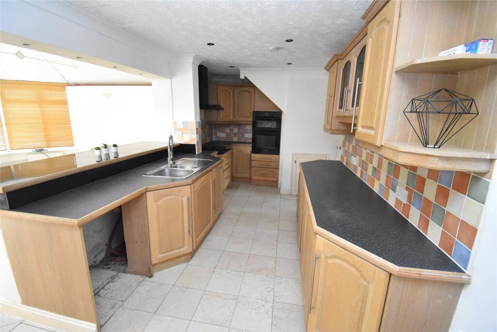 House in Luton - View 4