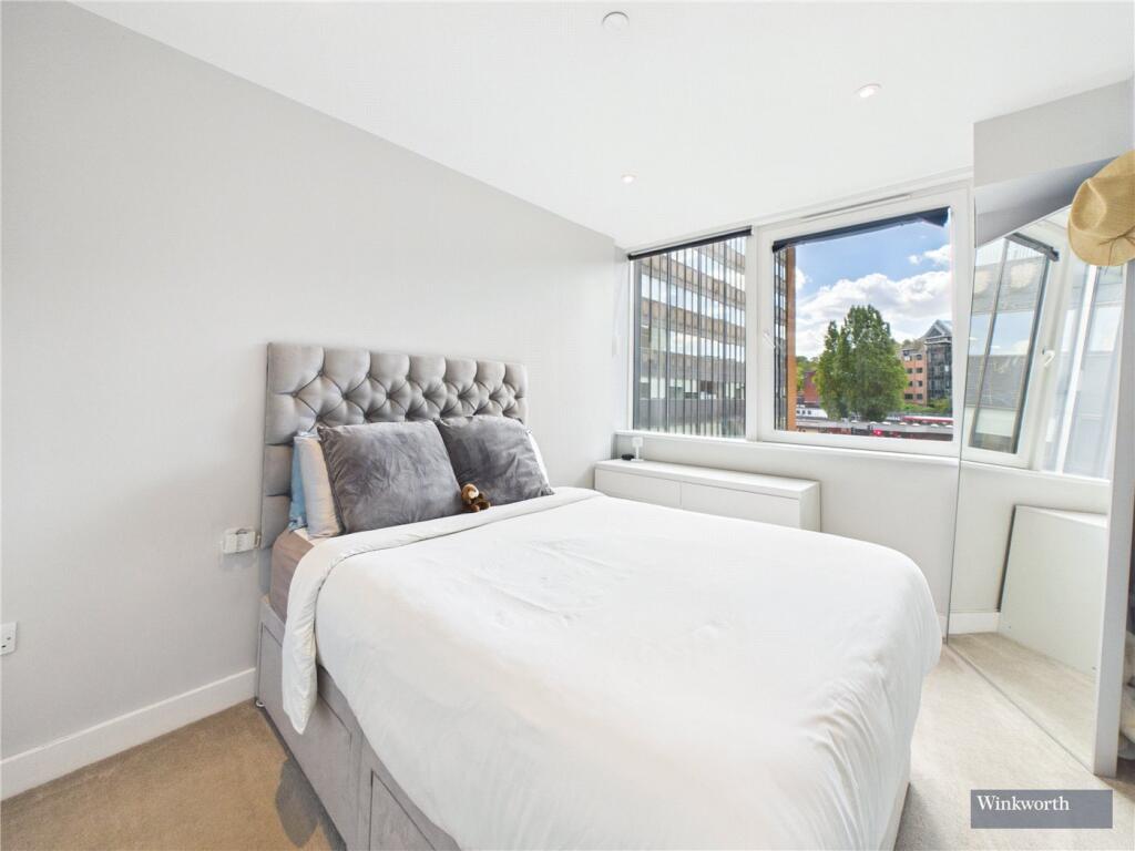 Apartment in Harrow - More