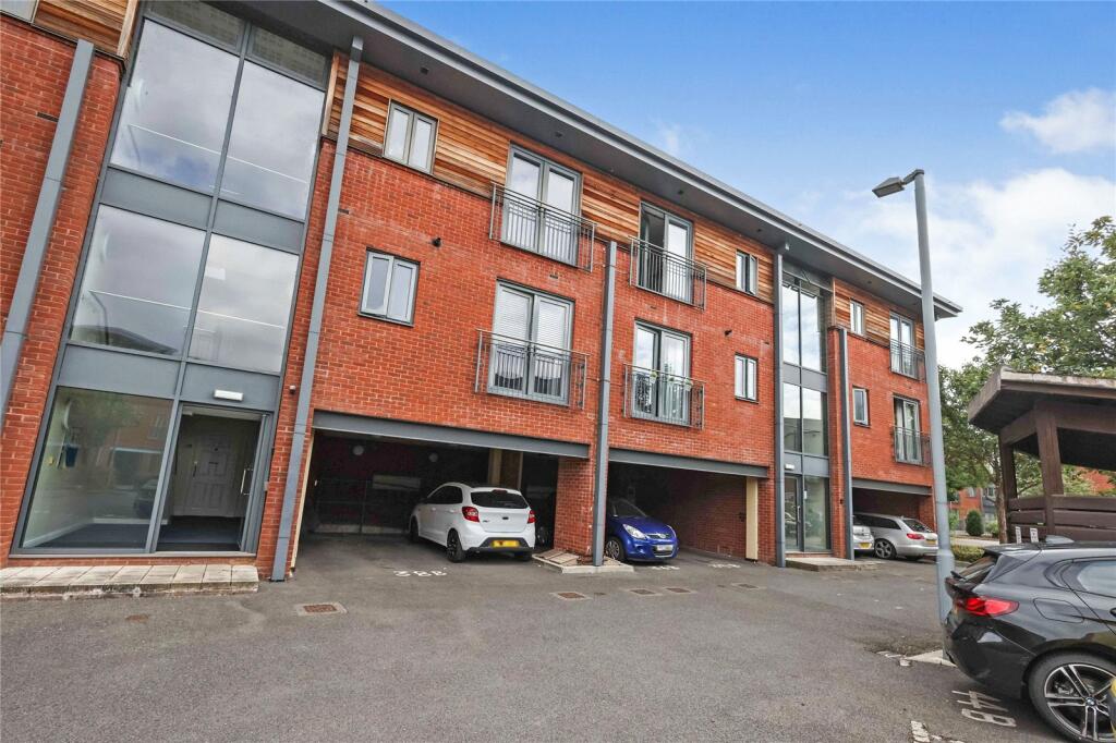 Main image of property: Crossley Road, Worcester, Worcestershire, WR5