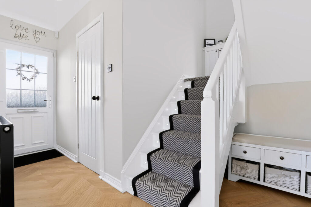 House in Glasgow, West Dunbartonshire - More