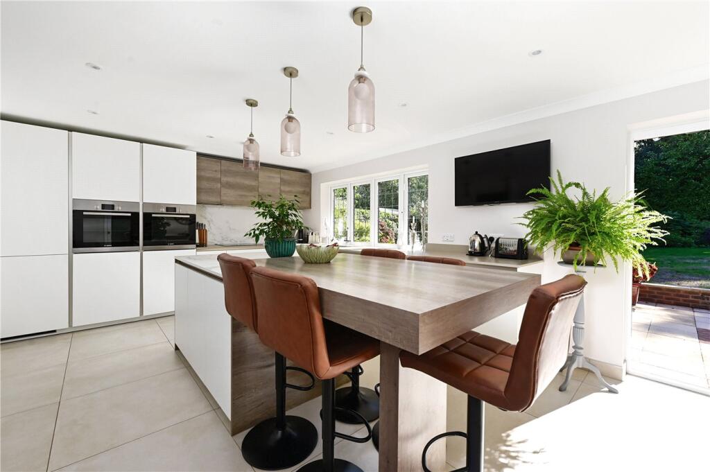 House in Finchampstead - View 2