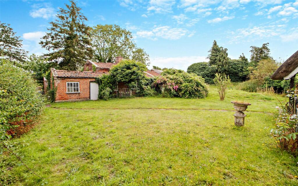Norwich Road, Bracon Ash, Norwich, Norfolk, NR14 photo 2