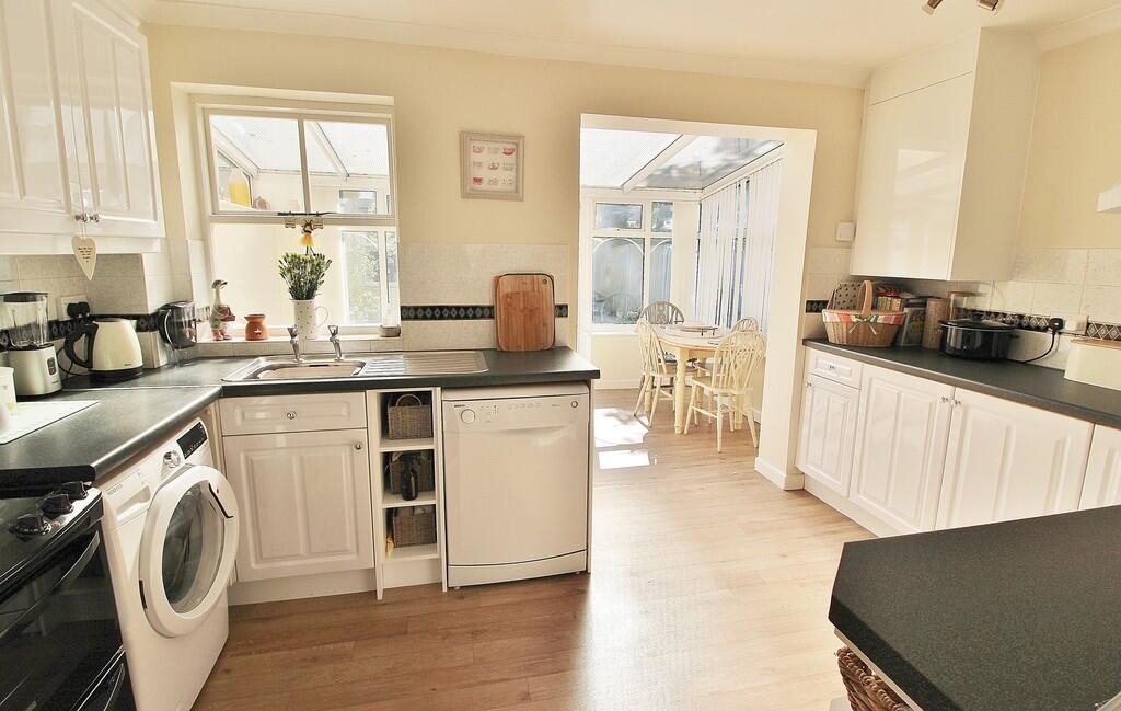 House in Havant, Waterlooville - More
