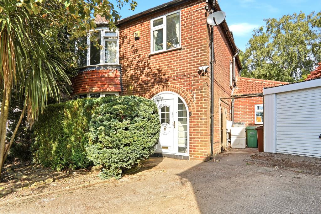 Main image of property: Mount Rise, Leeds, LS17