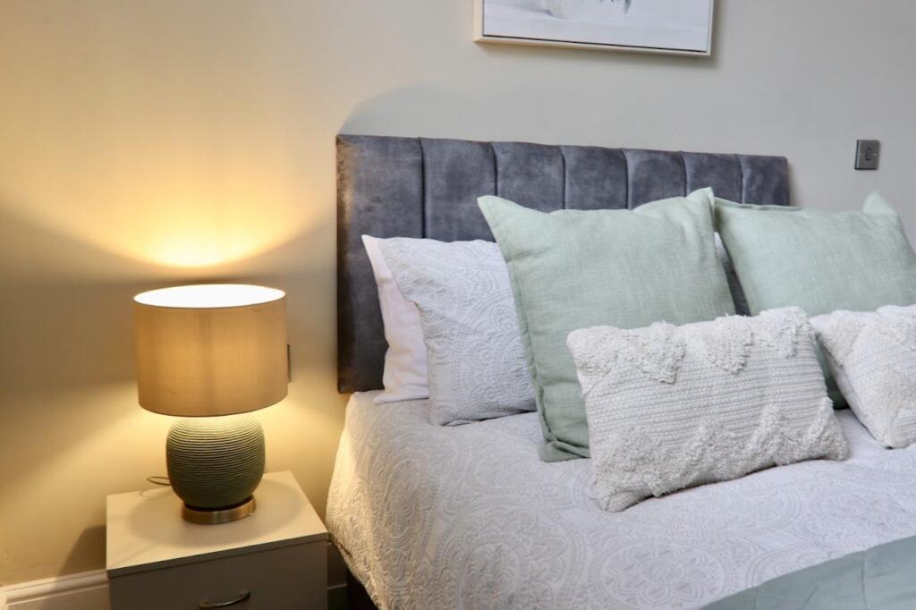 Apartment in Wakefield - View 3