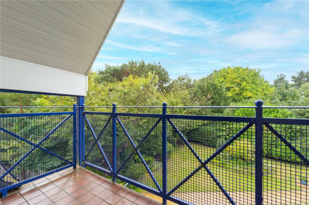 Apartment in Bournemouth, West Cliff - View 2