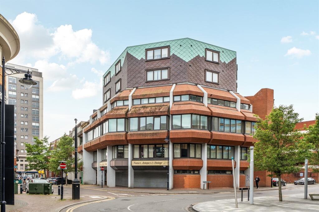 Main image of property: Market Street, Maidenhead