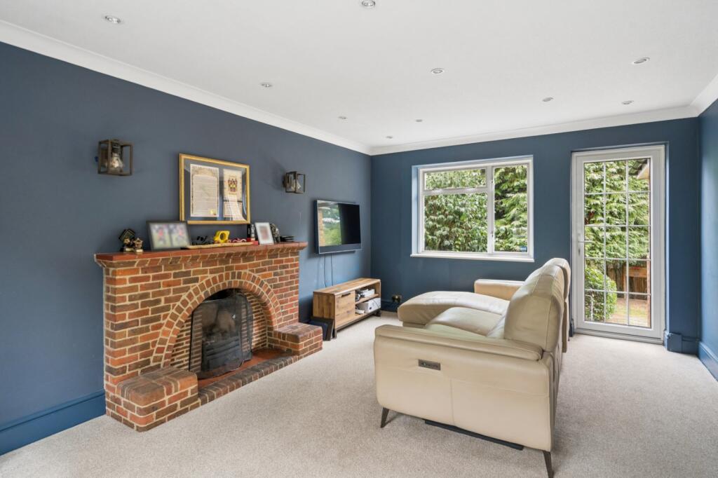 House in Slough - View 5
