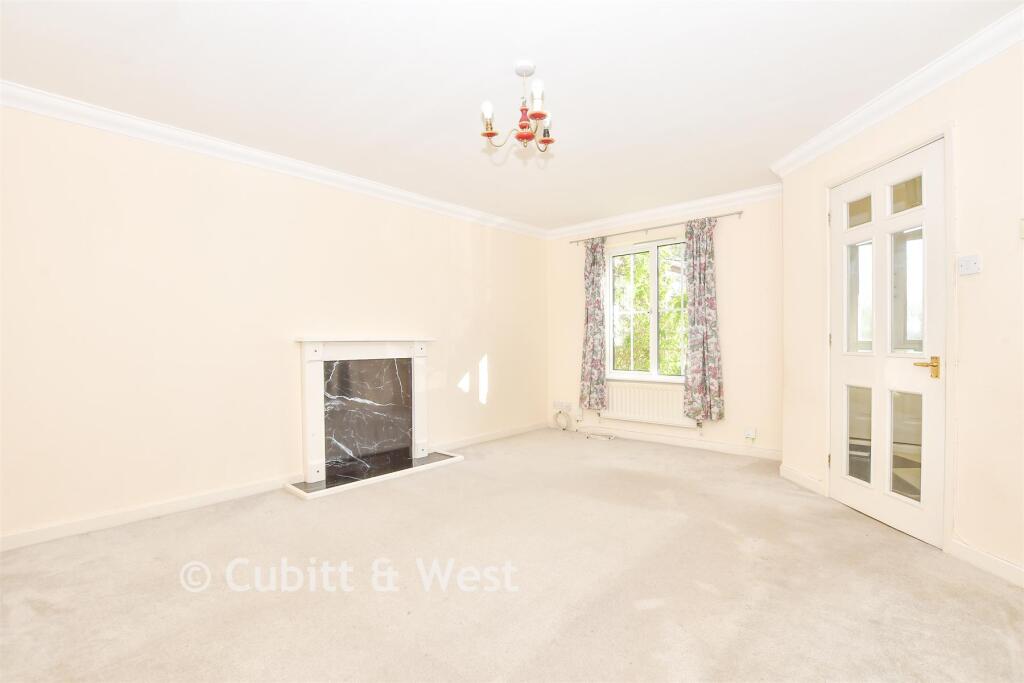House in Reigate and Banstead, Reffles Bridge, Earlswood - View 3