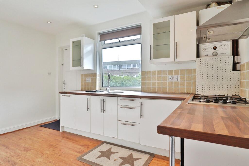 House in Leeds, West Yorkshire - View 5