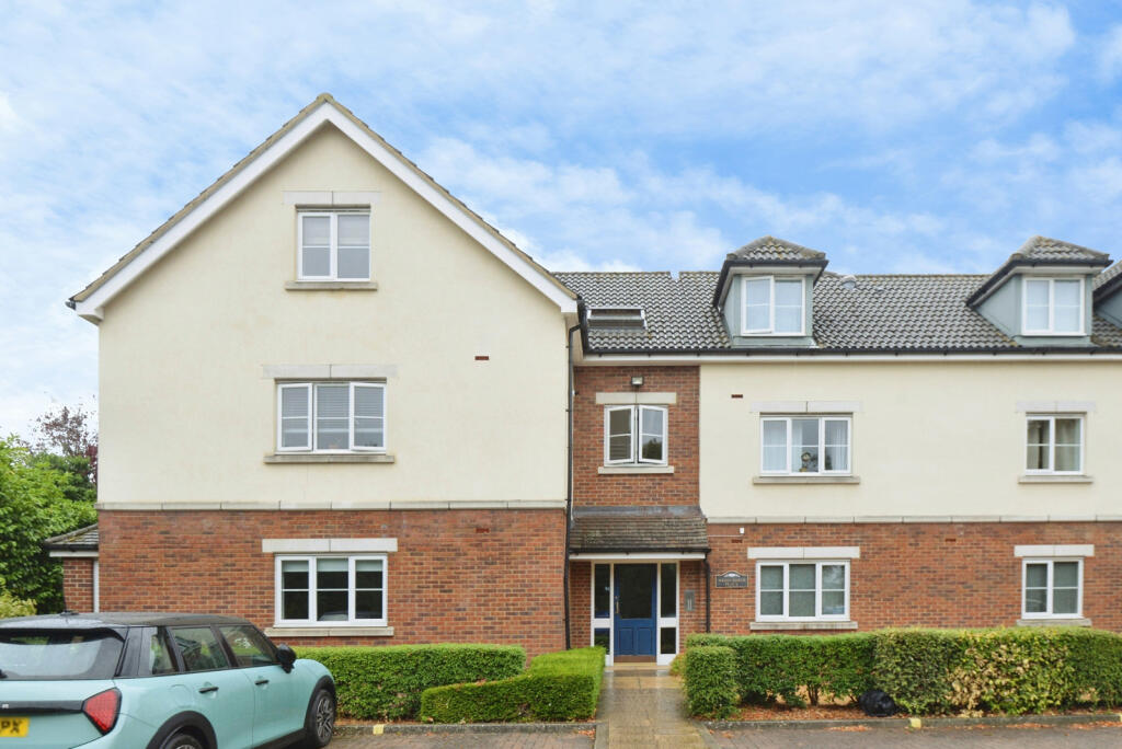 Main image of property: Buckingham Road, Bicester, OX26