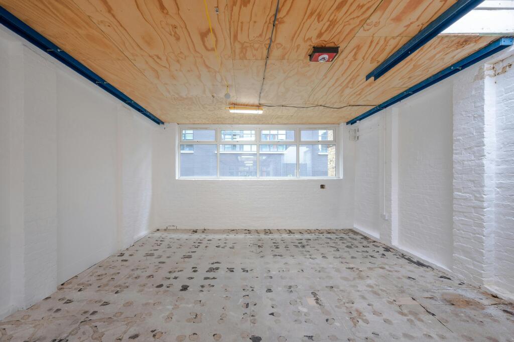 OFFICE 6.jpg
