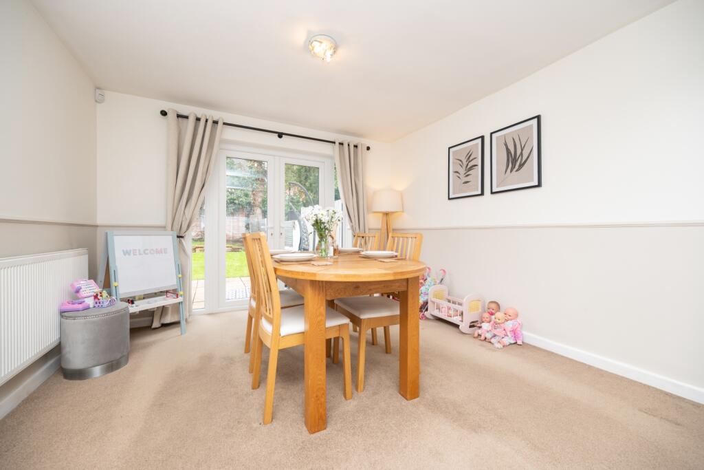 Beechfield Grove, Bramford Estate, WV14 photo 4