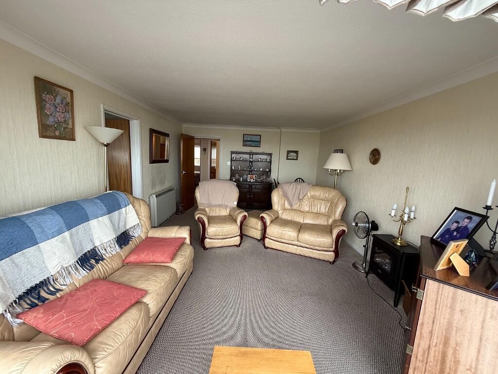 8, Cliff Court, Hunstanton, Norfolk, PE36 photo 2