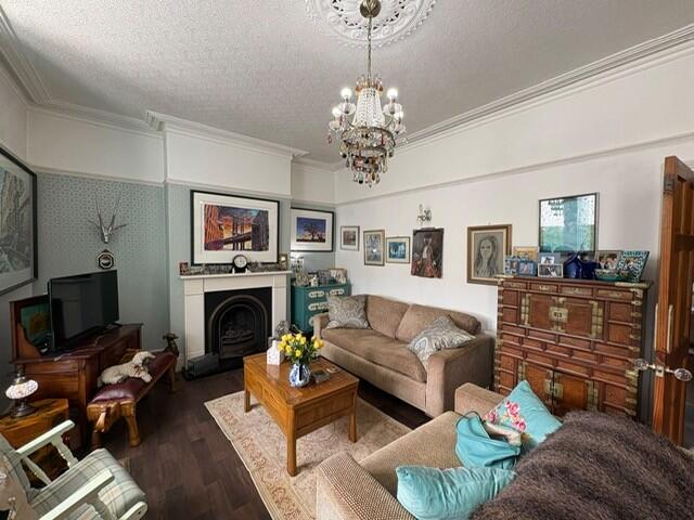 House in Barry - View 2