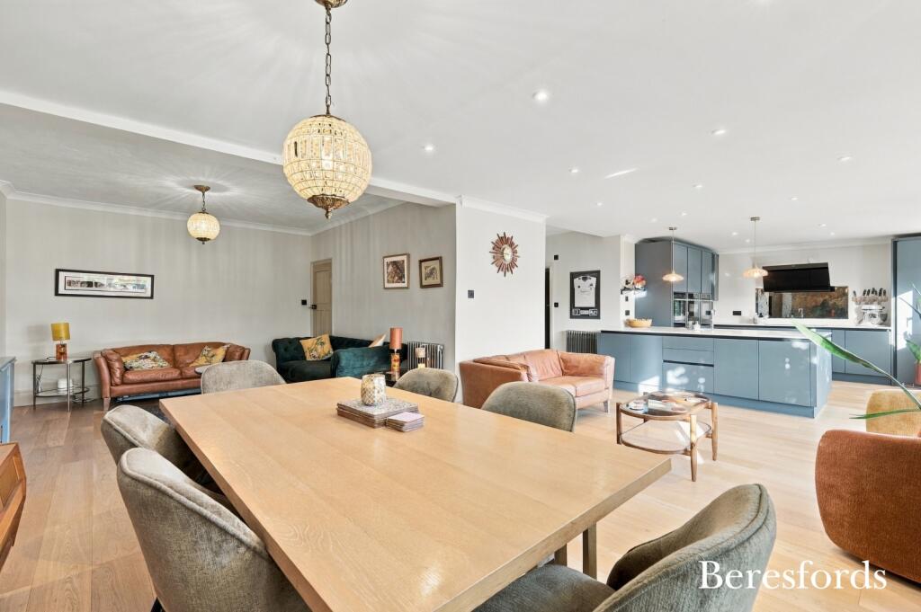 House in Romford - View 2