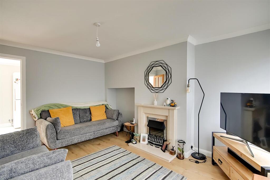 The Martlets, Sompting, Lancing, West Sussex, BN15 9SS photo 3