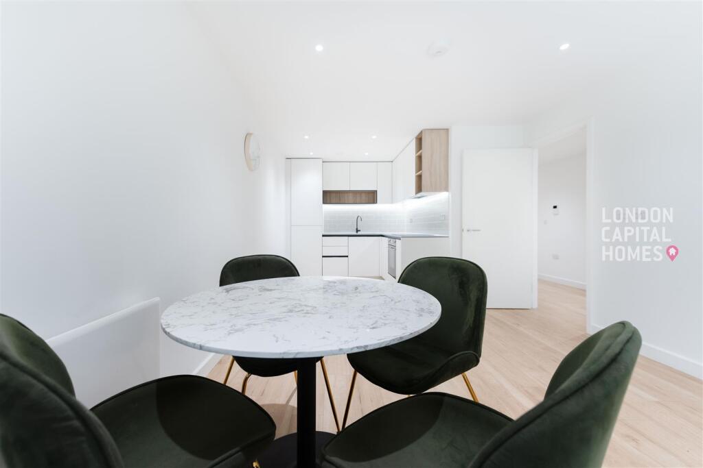 Apartment in London - View 5