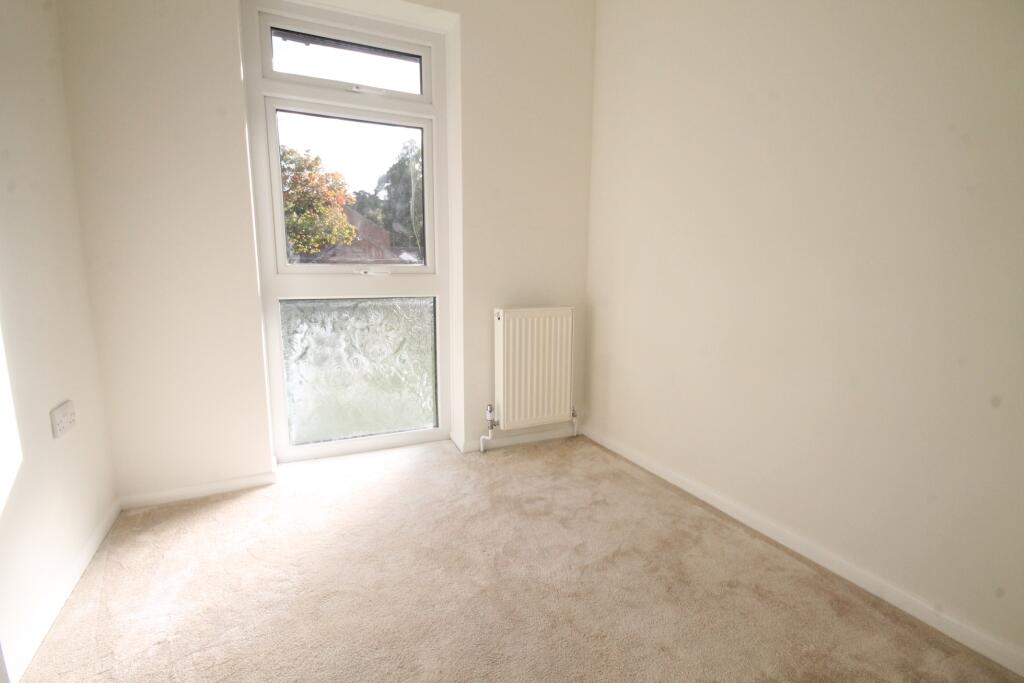 House in East Hampshire, Whitehill - More