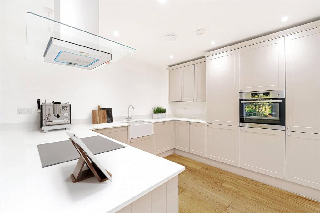 Sandhurst Mews, Wokingham Road, Crowthorne, Berkshire, RG45 photo 3