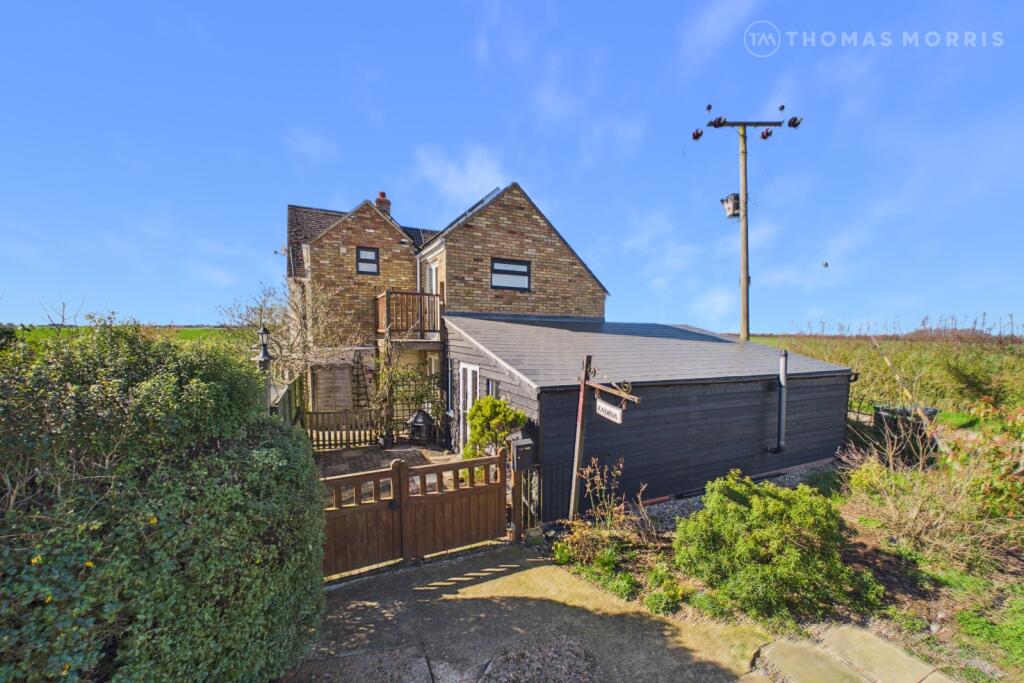 House in Huntingdonshire, Wyton-on-the-Hill - View 2