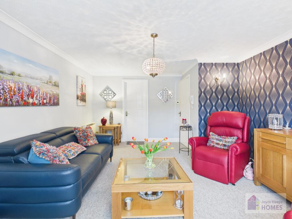 Apartment in East Kilbride, Whitemoss, The Village - View 4