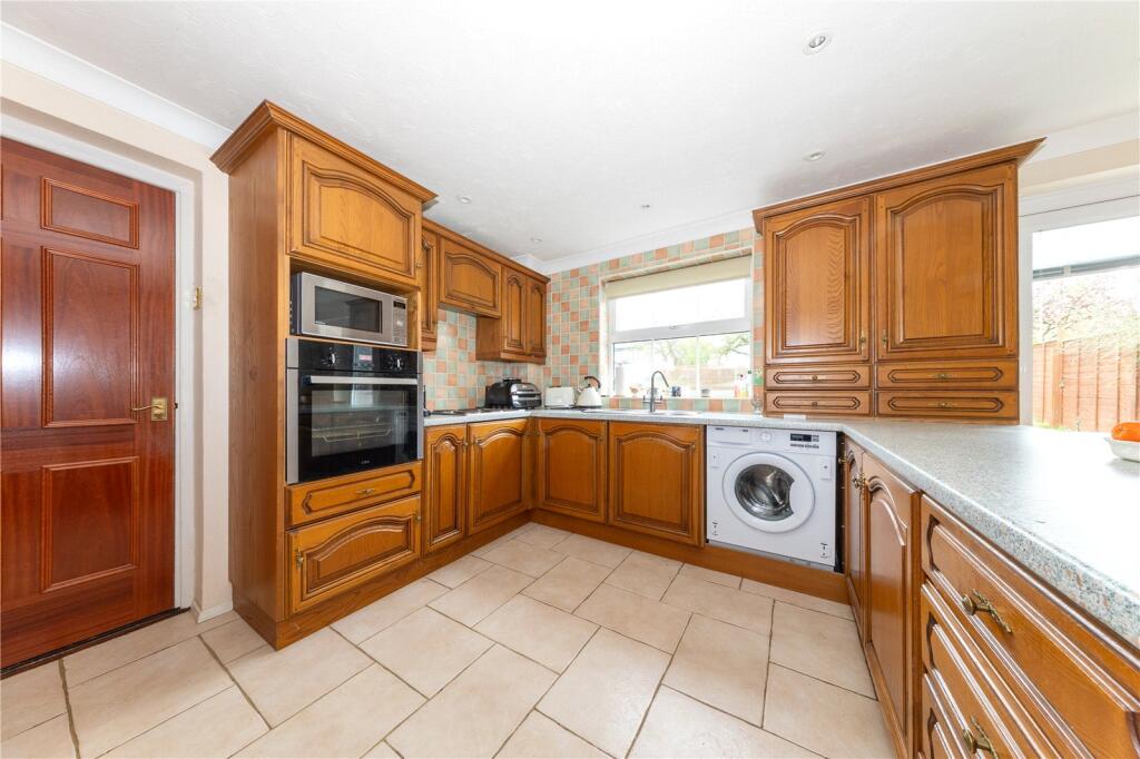 Westbury Lane, Newport Pagnell, Buckinghamshire, MK16 photo 3
