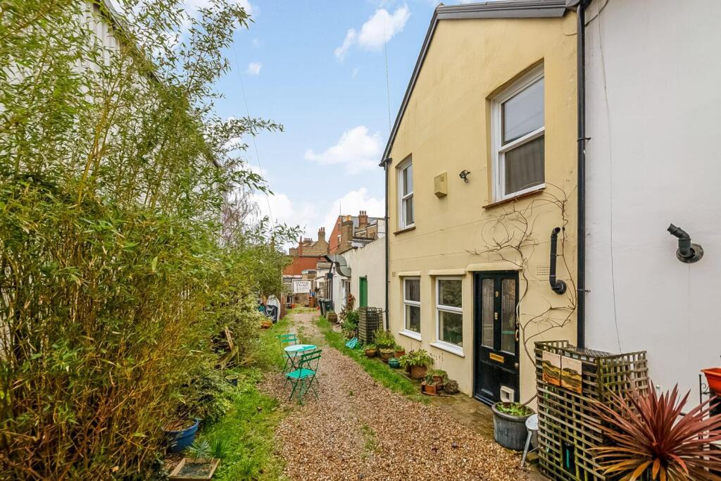 Main image of property: Honey Mews, West Norwood, SE27