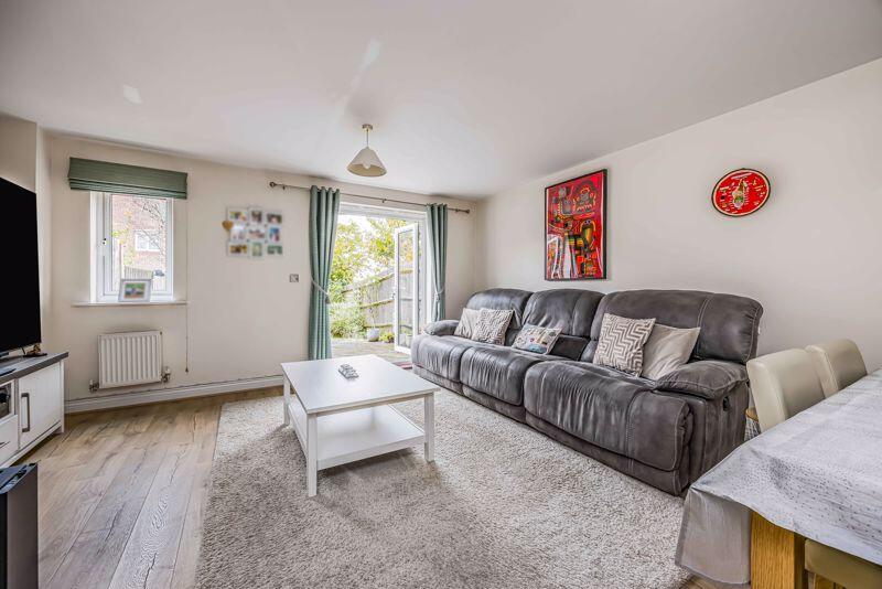 Graylingwell Drive, Chichester photo 4