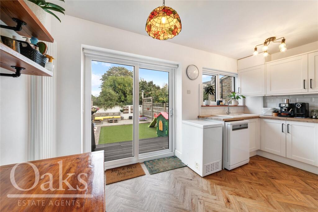 House in London, Addiscombe - More