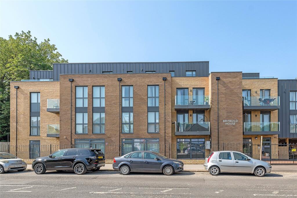 Main image of property: Norbury Avenue, London, SW16