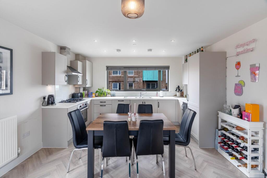 Apartment in Cambridge - View 3