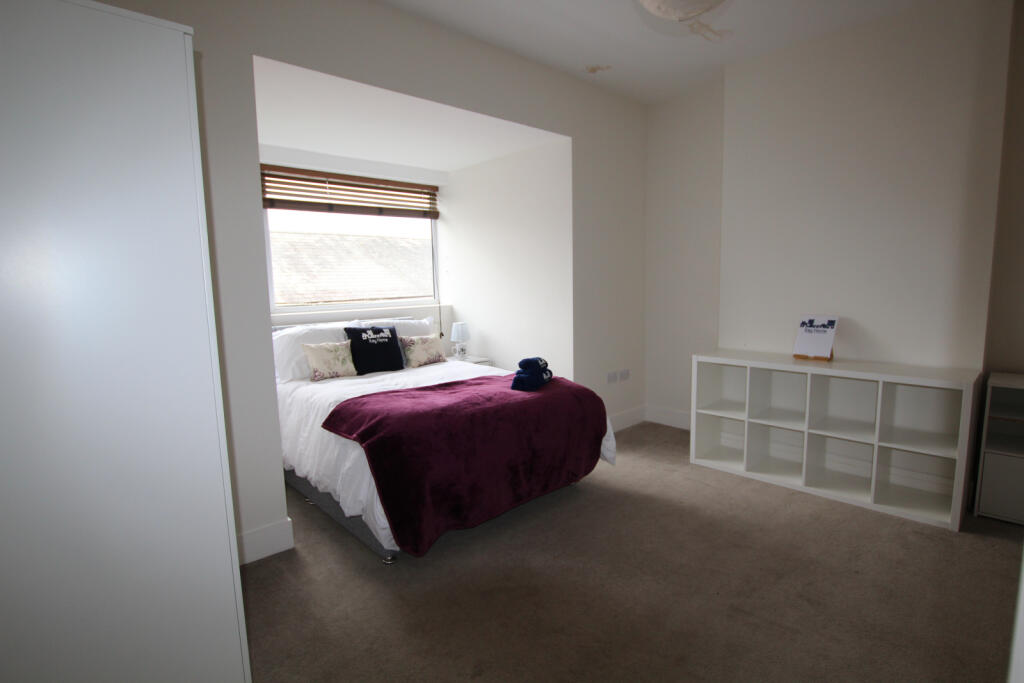 Main image of property: Semilong, NN2