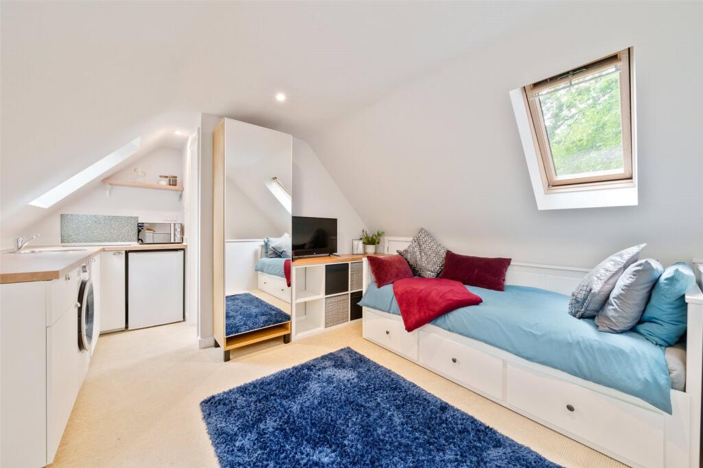 Main image of property: Jubilee Road, Finchampstead, Wokingham, Berkshire, RG40