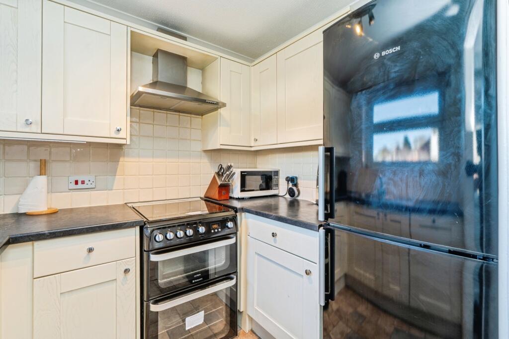 Galsworthy Road, West Totton, Southampton, Hampshire, SO40 photo 4