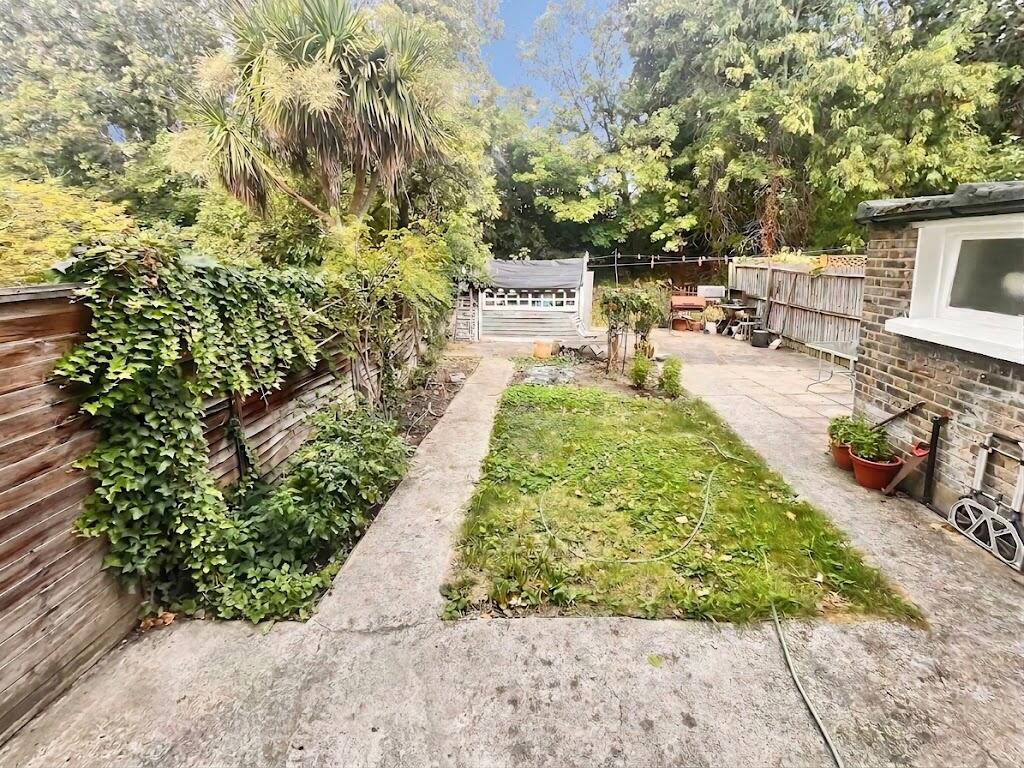 House in London - View 5