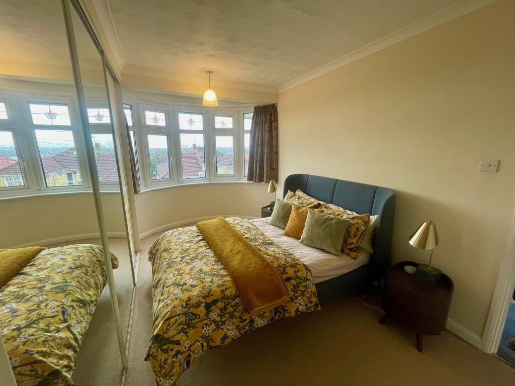 House in Southampton - More