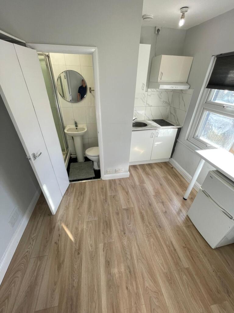 Studio flat for rent