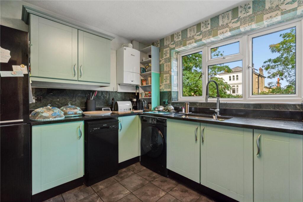 Apartment in Twickenham - View 4