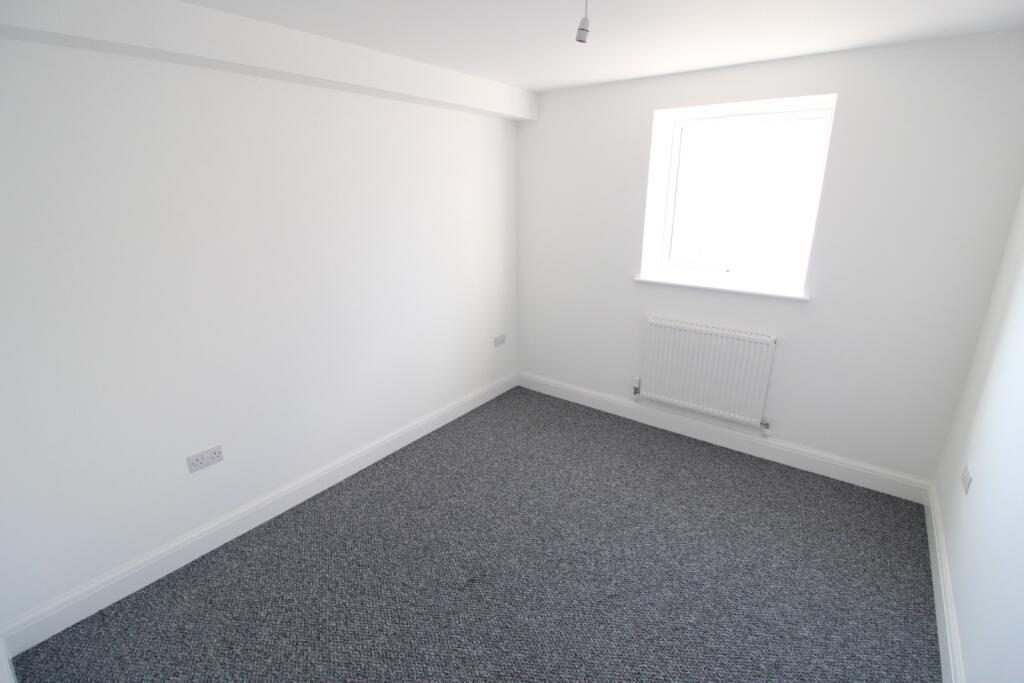 Apartment in Castle Point, Hadleigh - View 5