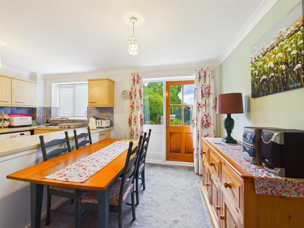 12 Orchard Drive, West Felton, Oswestry photo 4