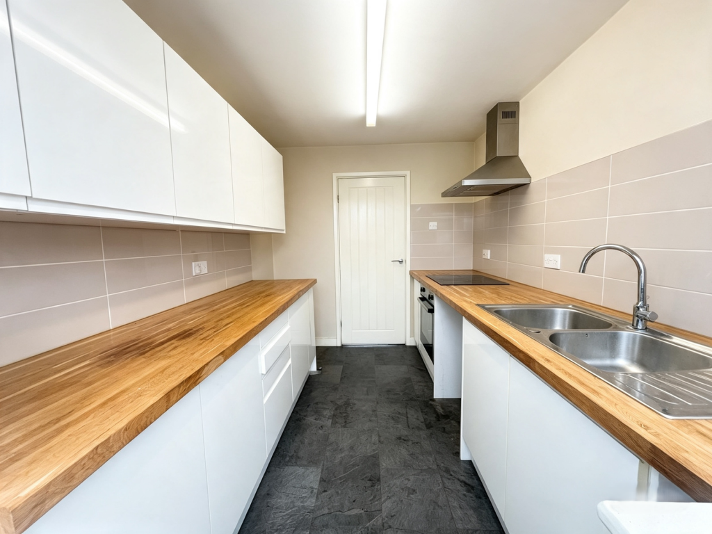 Apartment in Sandwell, West Midlands - View 3