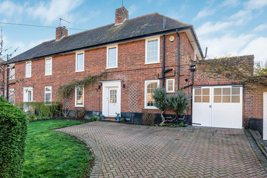 Main image of property: Valley Road, Welwyn Garden City, Hertfordshire, AL8