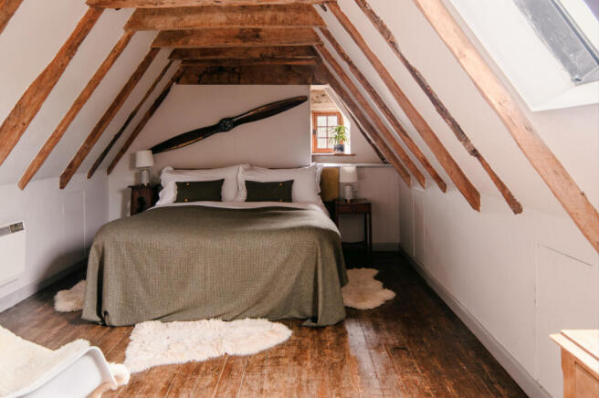331021 - bedroomaikwood.jpg