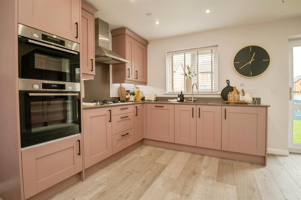 House in Cardiff, Trowbridge - More